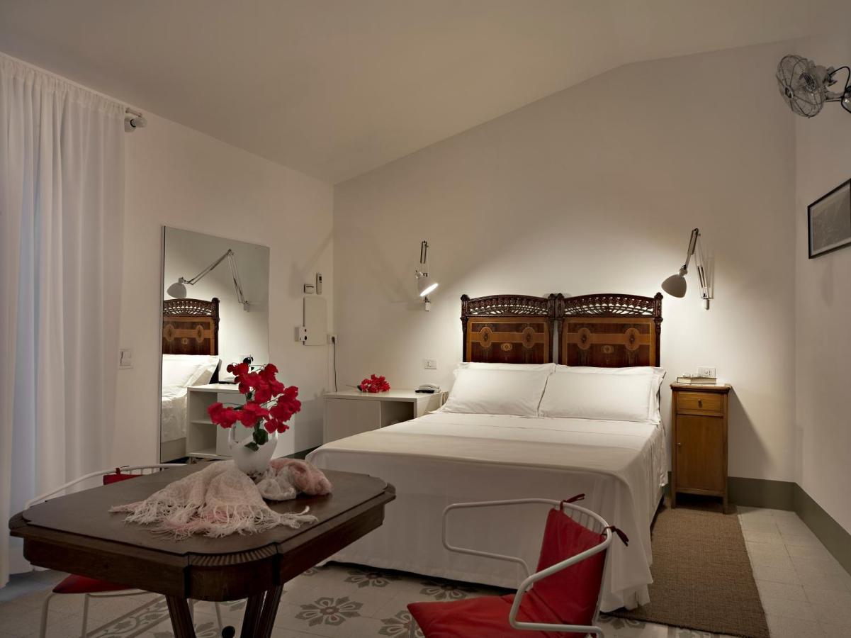 La Moresca Hotel Marina di Ragusa Buitenkant foto