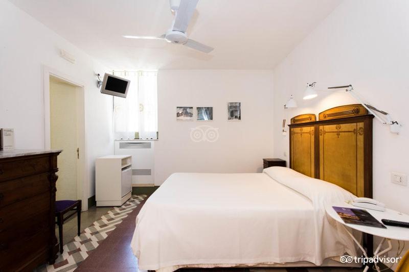 La Moresca Hotel Marina di Ragusa Buitenkant foto