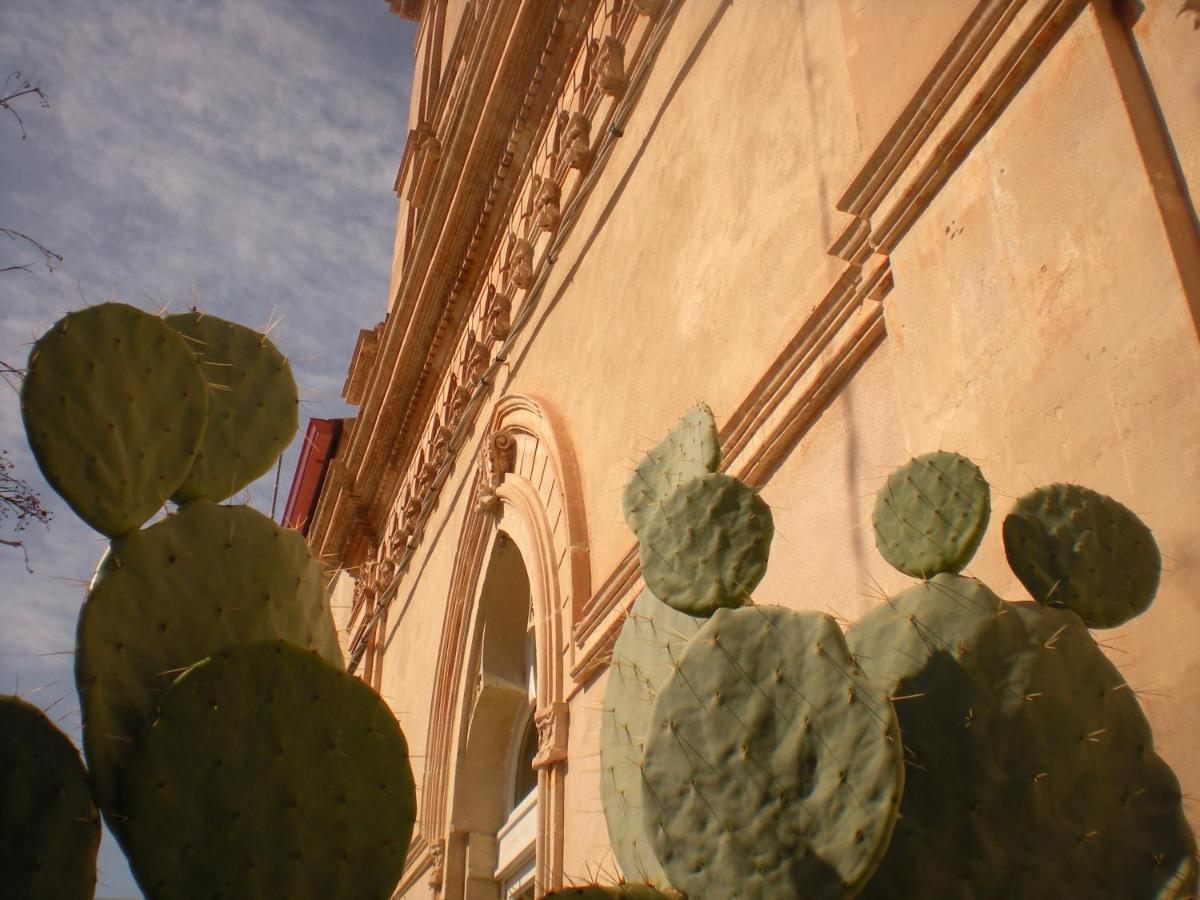 La Moresca Hotel Marina di Ragusa Buitenkant foto