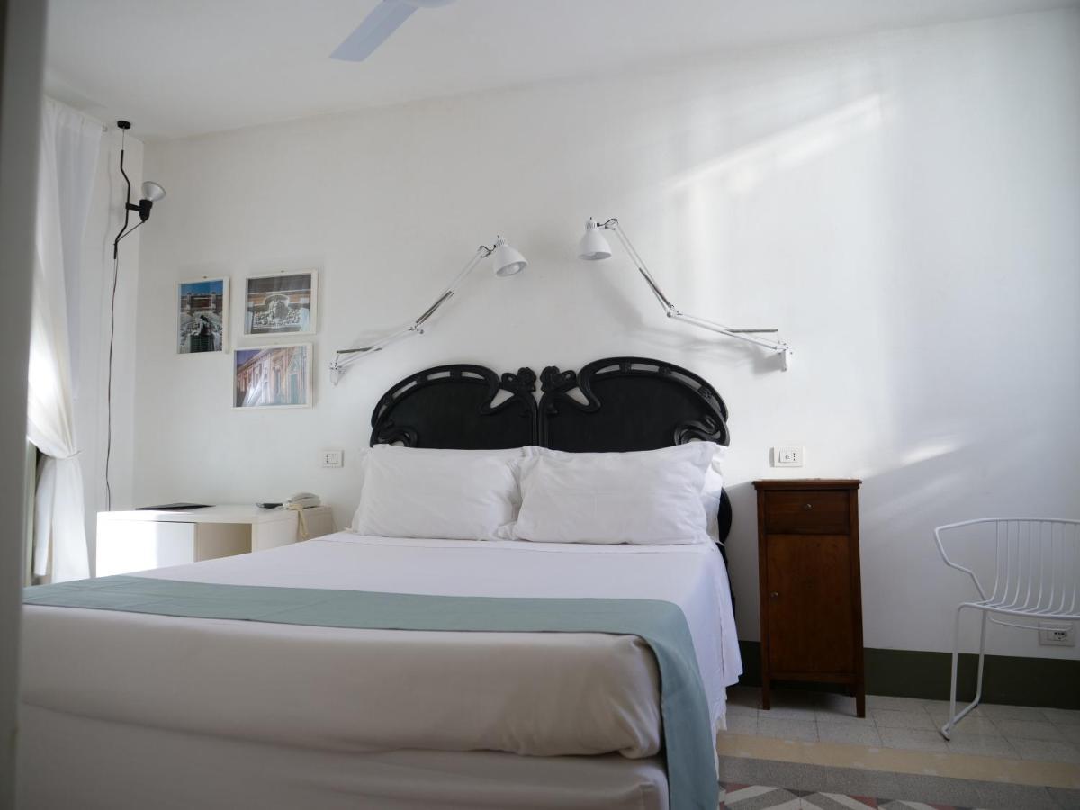 La Moresca Hotel Marina di Ragusa Buitenkant foto